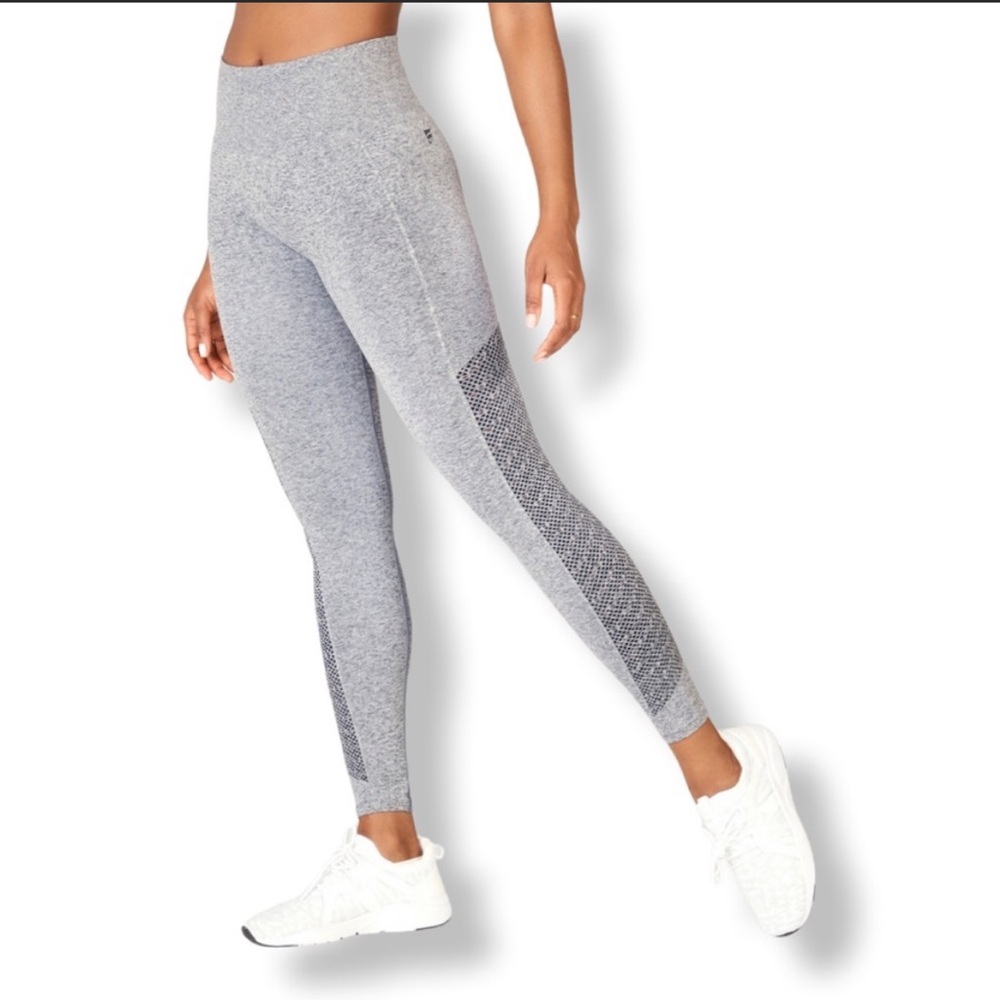 Fabletics Sync Seamless High Waist 7/8 Leggings - NWT